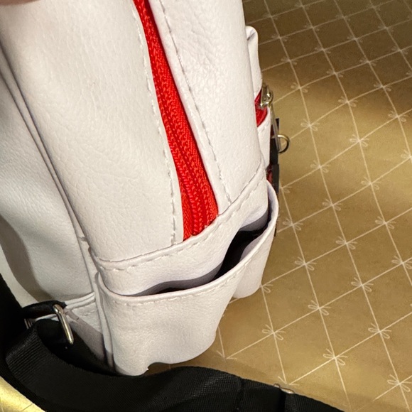 Hello Kitty Mini Backpack - Picture 5 of 10